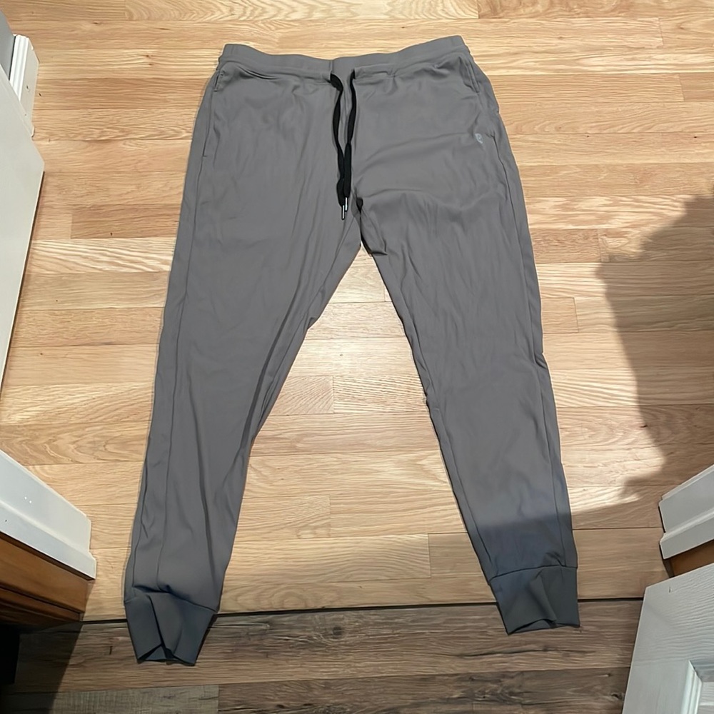 Born primitive olive green sweatpants